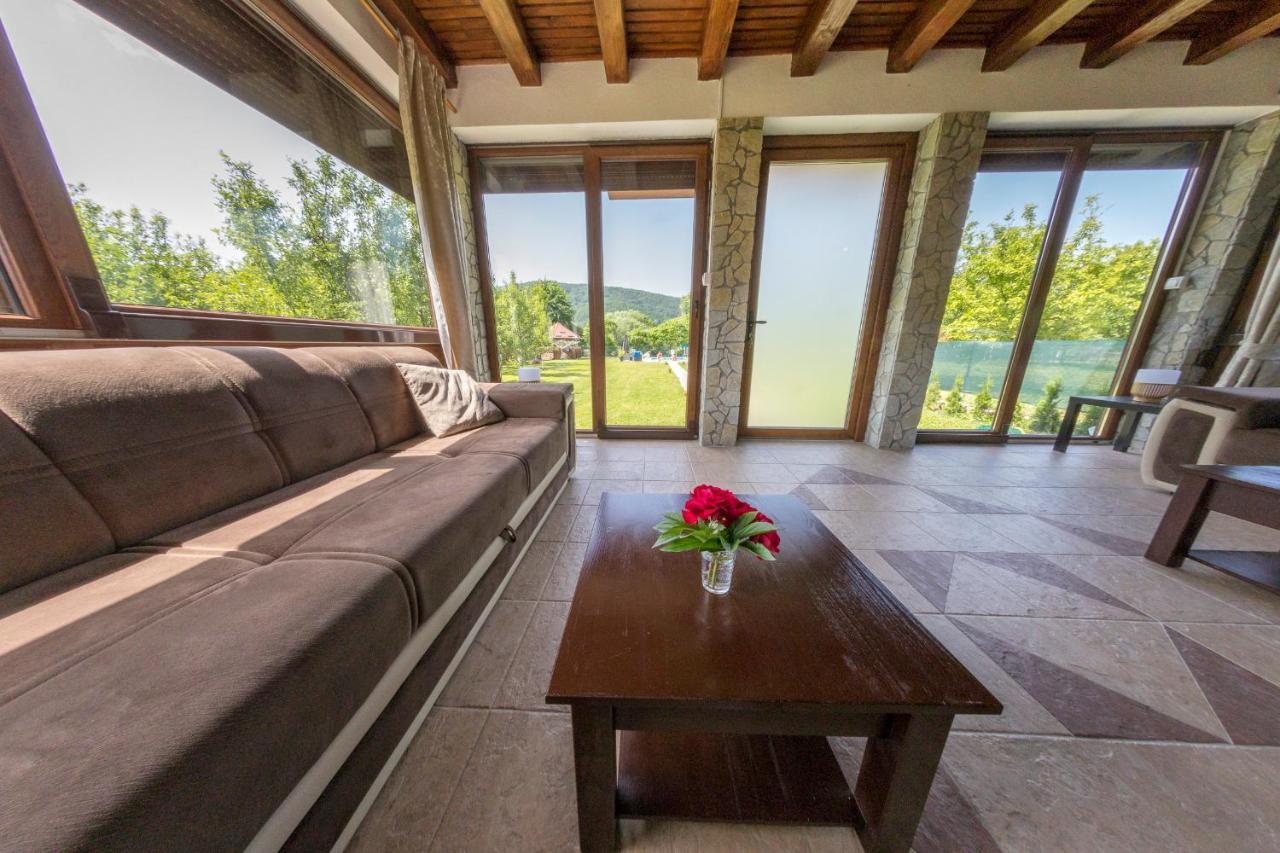 Casa Dellˇ Amore Villa บีฮัช ภายนอก รูปภาพ