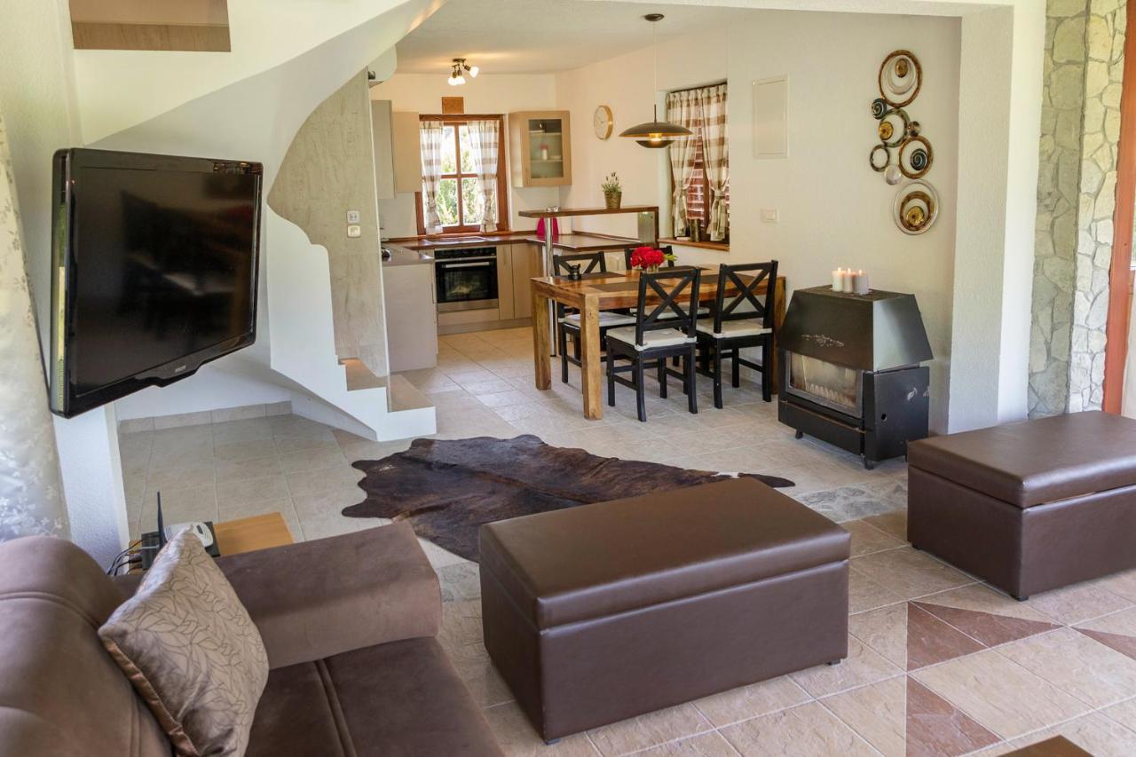 Casa Dellˇ Amore Villa บีฮัช ภายนอก รูปภาพ